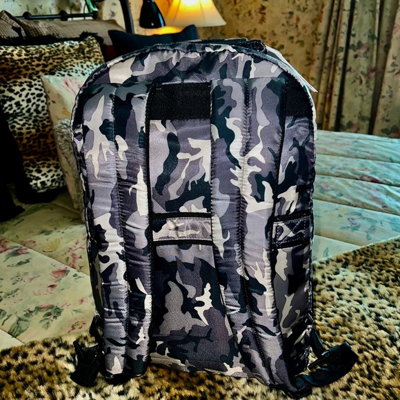 Lug - Puddle Jumper Backpack NWT'S - Picture 2 of 16